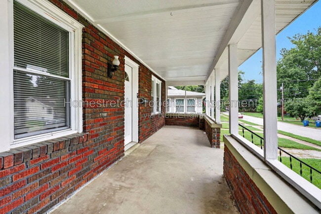 Building Photo - 9006 Baroda Ave