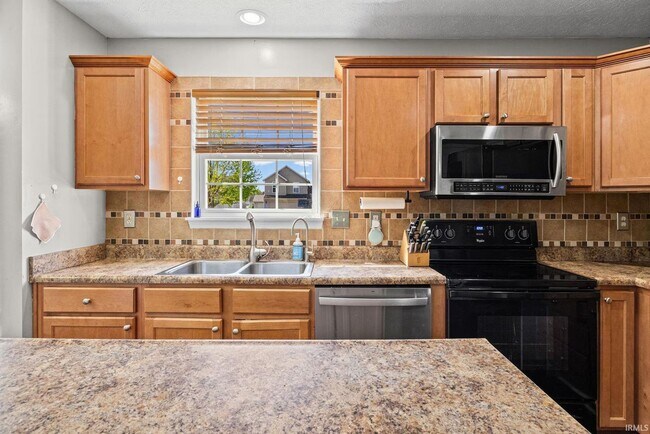 Building Photo - Beautiful South Lafayette Home Near Sterling Heights Park