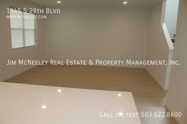 Building Photo - 1545 S 29th Blvd