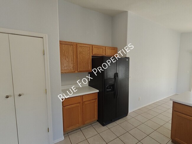 Building Photo - 7960 S Lennox Ln