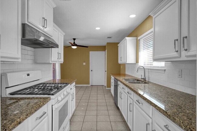 Building Photo - 11923 Silver Canyon Ln