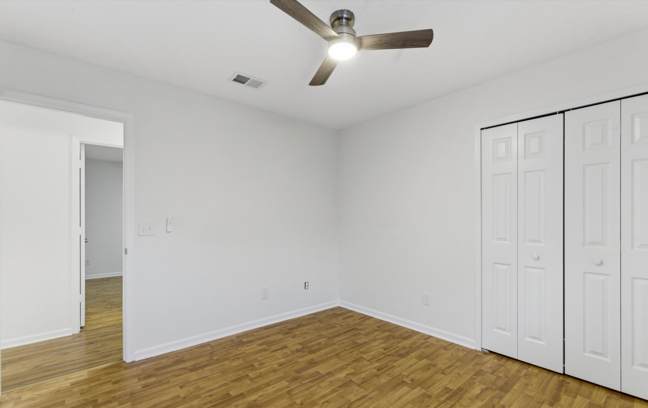 Building Photo - 8510 Majestic Oaks Dr S