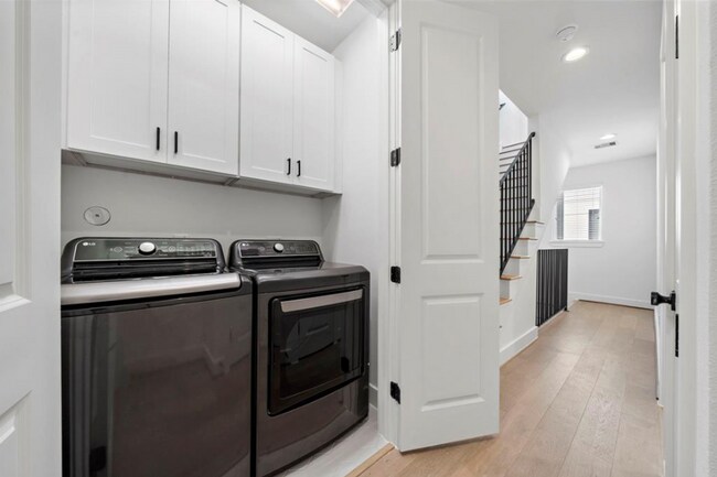 Building Photo - Brand new house in the Museum District wit...