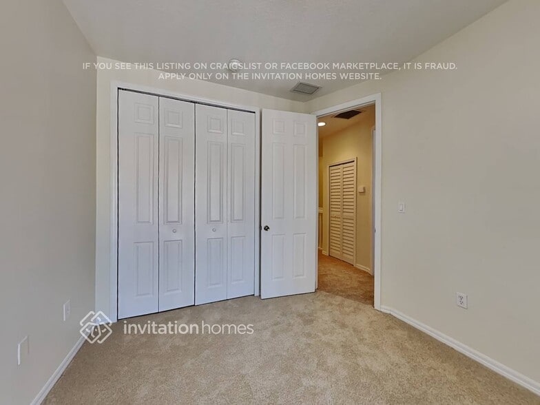 Building Photo - 568 NE 35th Ave