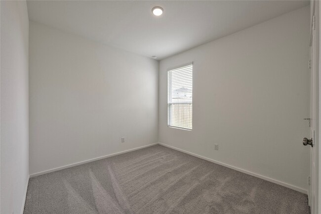 Building Photo - 905 Silver Buckle Ln