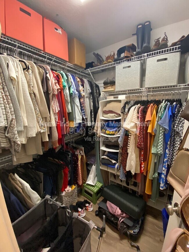 Building Photo - 1412 1st St N