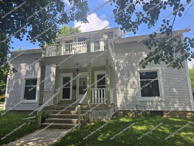 Primary Photo - Charming 4 Bedroom Home