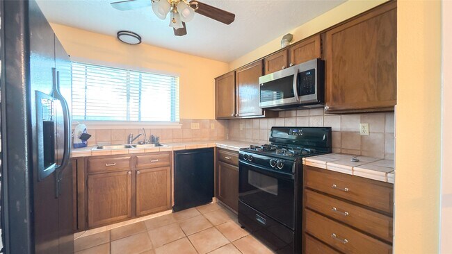 Building Photo - 2410 Goldspring Ln