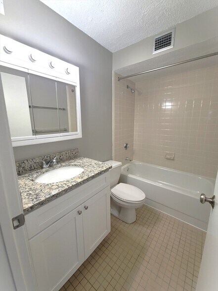 Building Photo - 48 Peninsula Pl