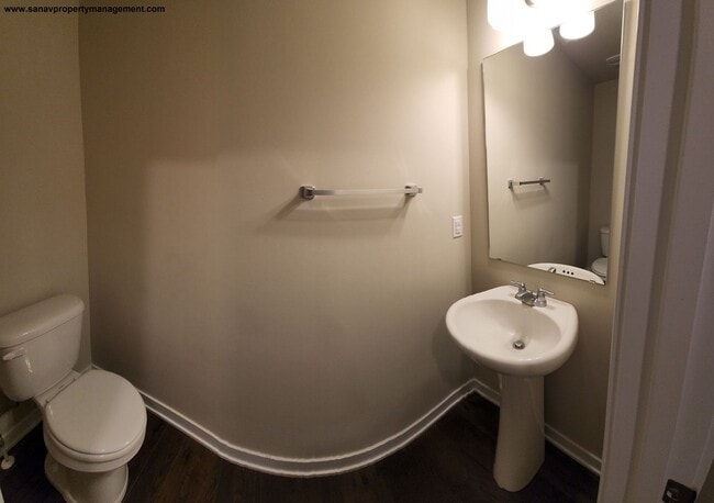 Building Photo - Spacious 4-Bed Single Family-Luxury Living...