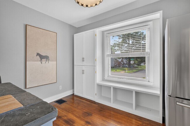Building Photo - 721 Headley Ave