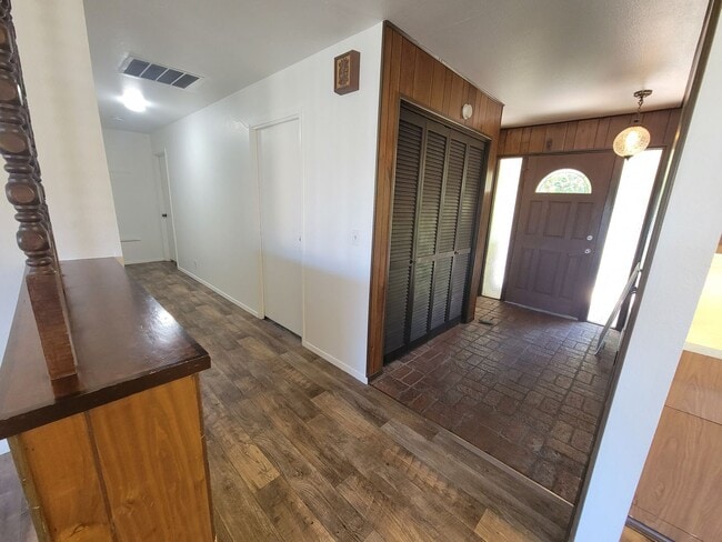 Building Photo - Spacious 3/2 Home Located in the Stanmar c...