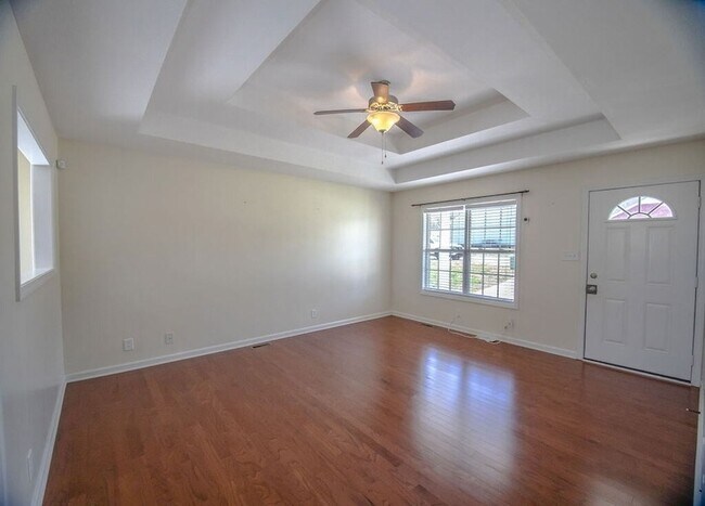 Building Photo - 955 Russet Dr