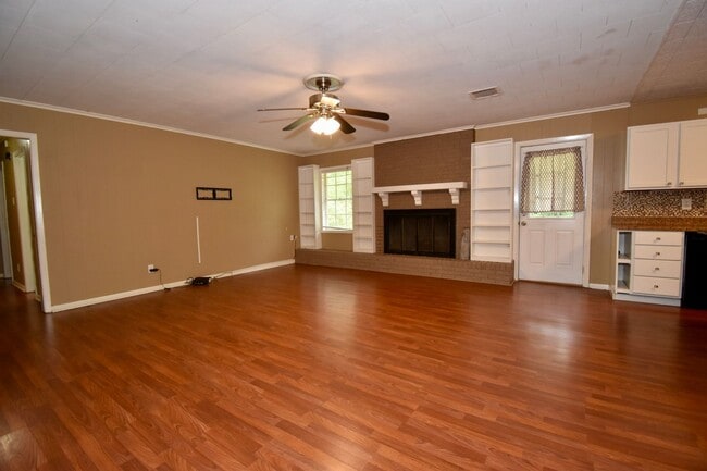Building Photo - 3 Bed, 2 Bath Home in Ruston