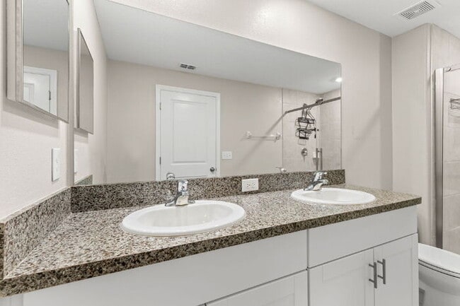 Building Photo - NEWLY UPGRADED Town Home For Rent in Touchstone!