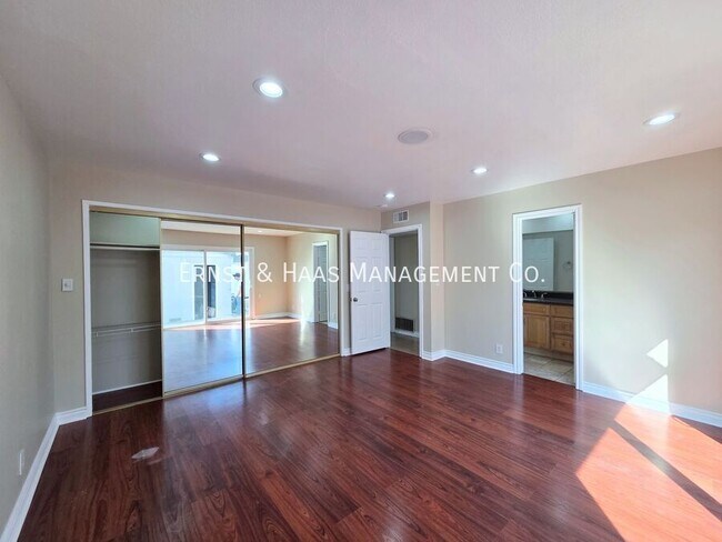 Building Photo - 926 E Bastanchury Rd