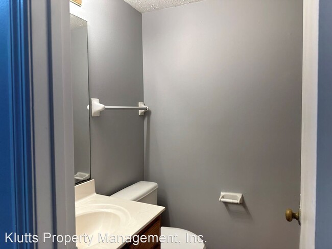 Building Photo - 3 br, 2 bath House - 1630 Arlyn Circle Unit J