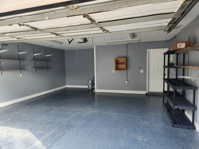 Building Photo - Tastefully updated 3 Bedroom 2 Bath home in The Arbors of Pooler!