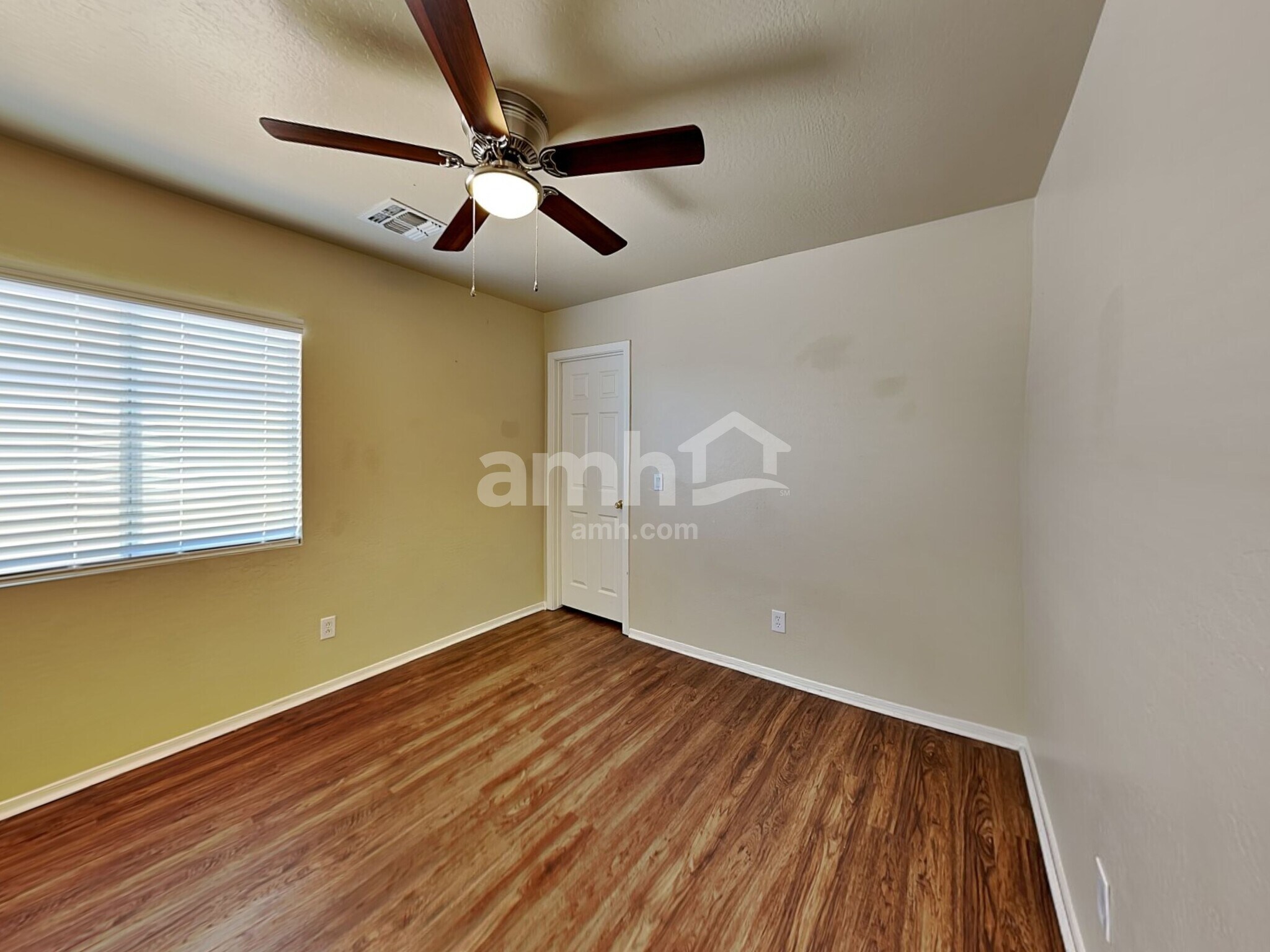 Building Photo - 22644 W Adams Dr