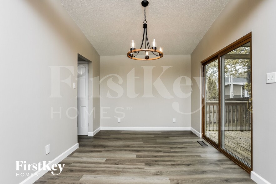 Building Photo - 855 Windemere Ave