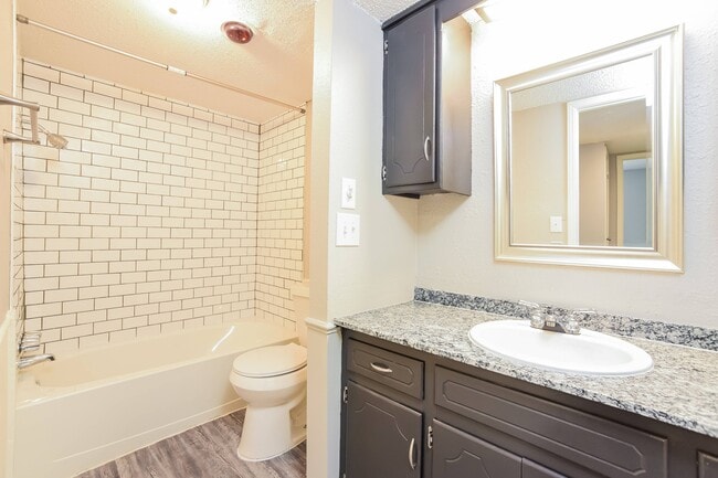 Premium unit bathroom (10FB10) - Vines at Eleanor