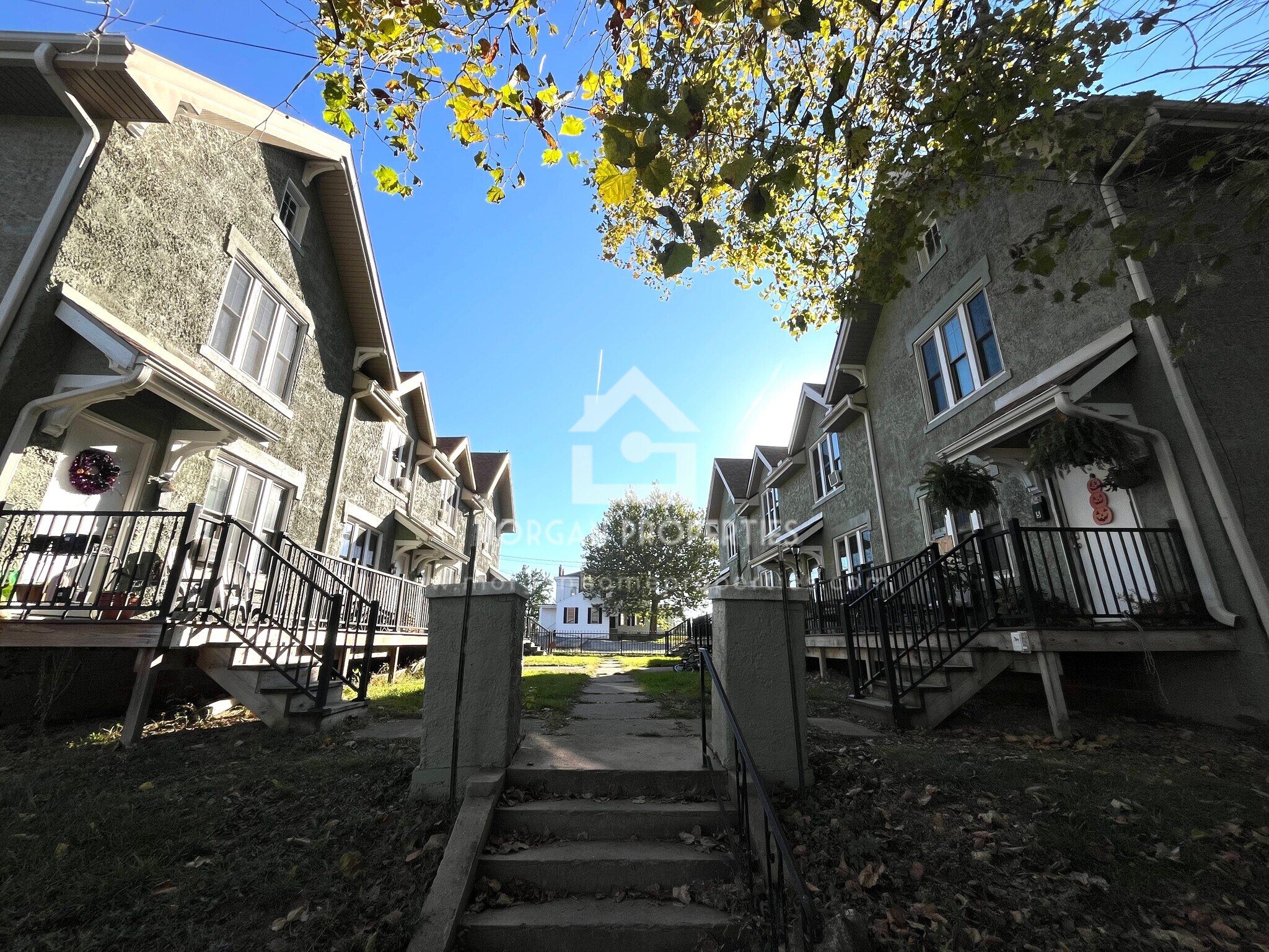 Building Photo - 300 S 12th St