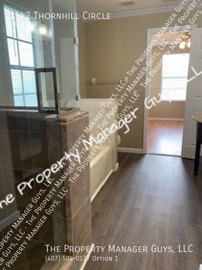 Building Photo - 1542 Thornhill Cir