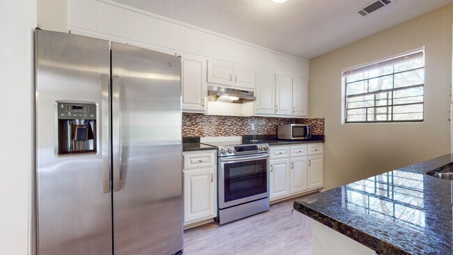 Building Photo - 1867 Petite Ln