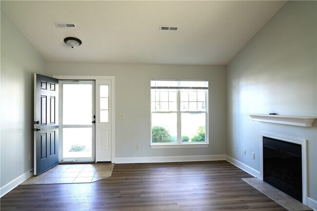 Building Photo - 0 Traditions Pl