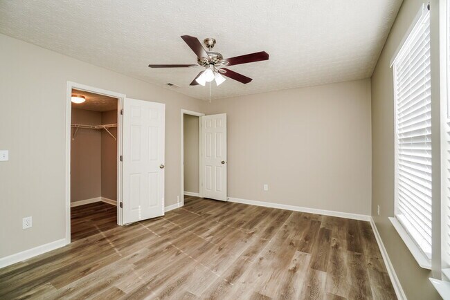 Building Photo - 4880 Grimm Dr