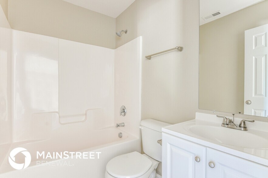 Building Photo - 5516 Landreaux Dr