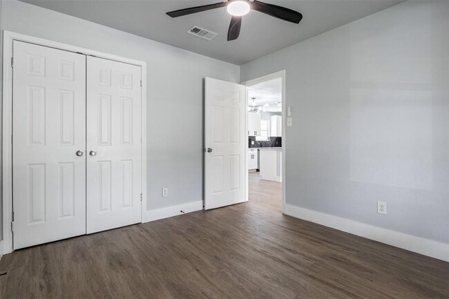 Building Photo - 2207 Mykawa Rd