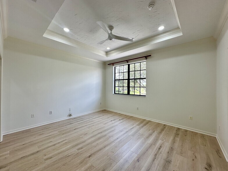 Building Photo - 15031 Summit Pl Cir