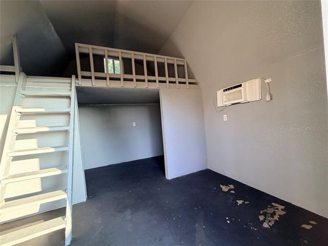 Building Photo - 7205 Windcrest Ct E