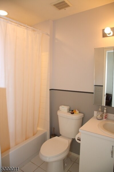 Building Photo - 17 Castle Dr