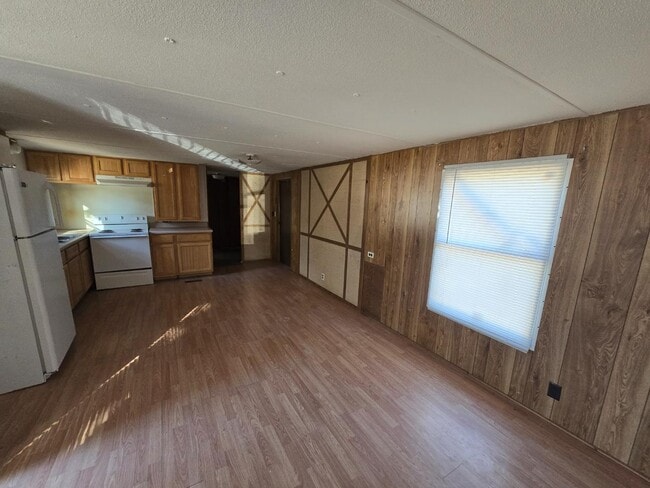 Building Photo - 824 Rembrandt Dr