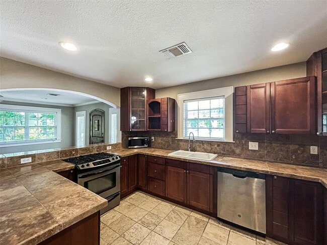 Building Photo - 2415 Durwood St