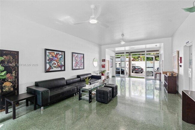 Building Photo - 10190 Collins Ave