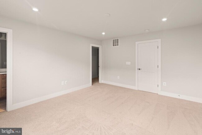 Building Photo - 10512 Hinton Wy