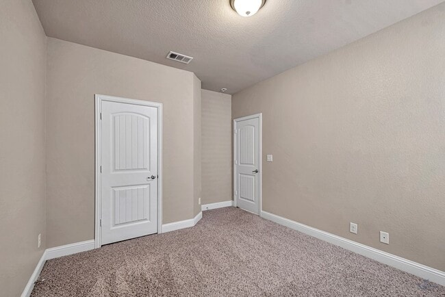 Building Photo - 7041 XIT Ranch Rd