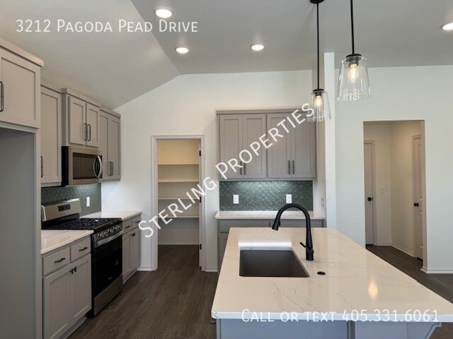 Building Photo - 3212 Pagoda Pead Dr