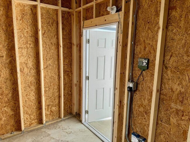 Building Photo - 1283 Jamestown Dr