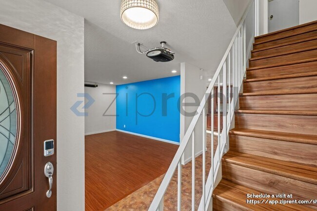 Building Photo - 32445 Lake Barlee Ln