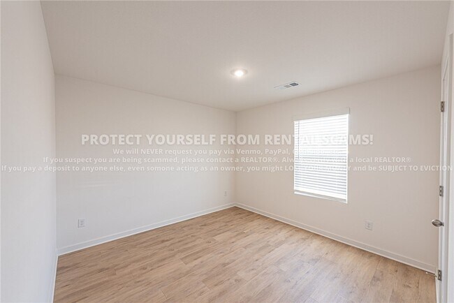 Building Photo - 3031 Laredo Ln