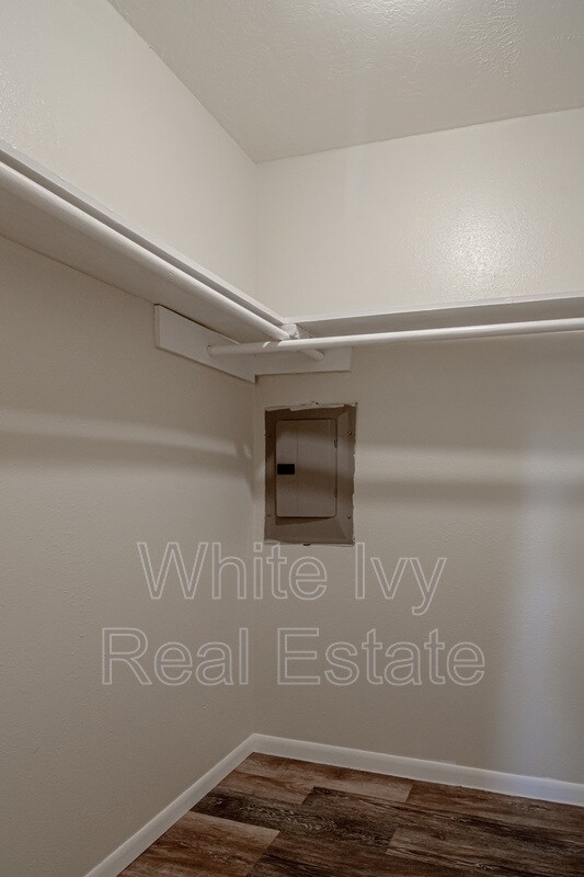Building Photo - 120 McAdams Ln
