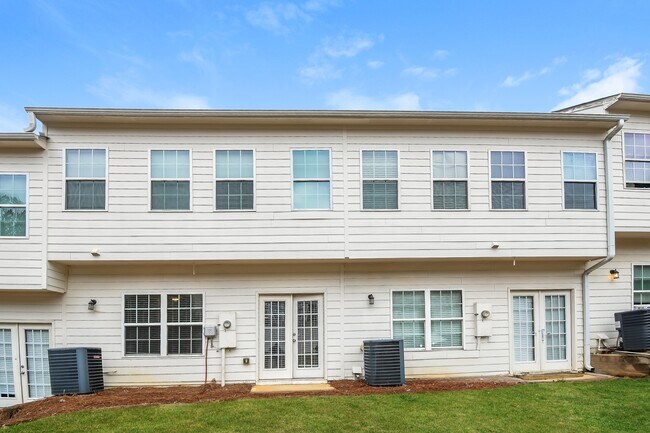 Building Photo - 243 Riley Cir