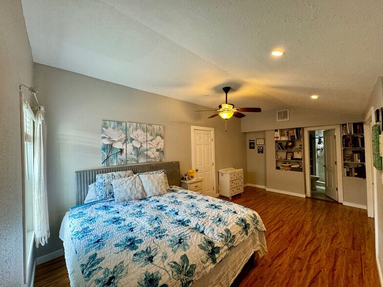 Building Photo - 103 Bernice Dr