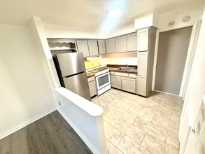 Building Photo - 800 Cedar St