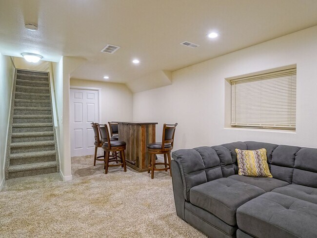 Building Photo - Adorable 4bdrm 2 bath Rancher