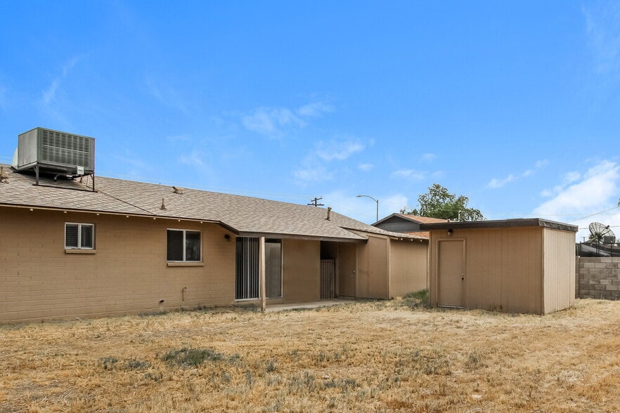Building Photo - 17240 N 15th Ave